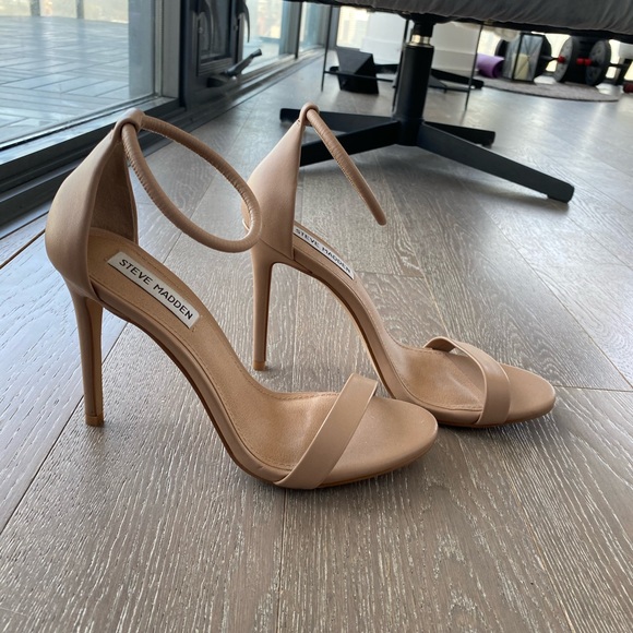 Heels - Picture 3 of 3